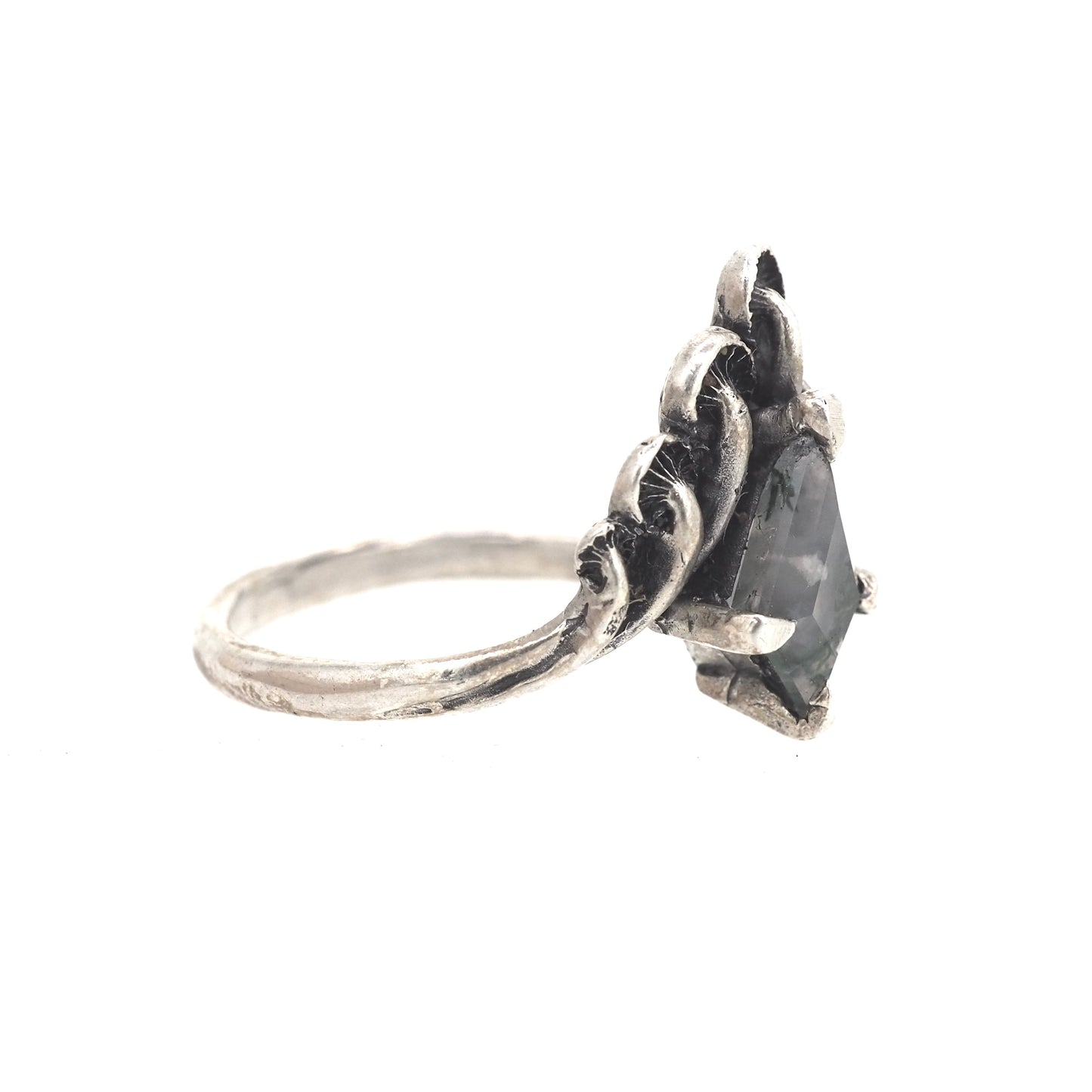 Mushroom peak ring in silver