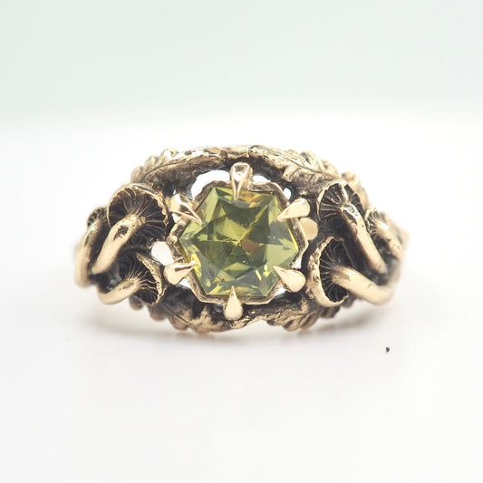 Oasis ring with chartreuse sapphire