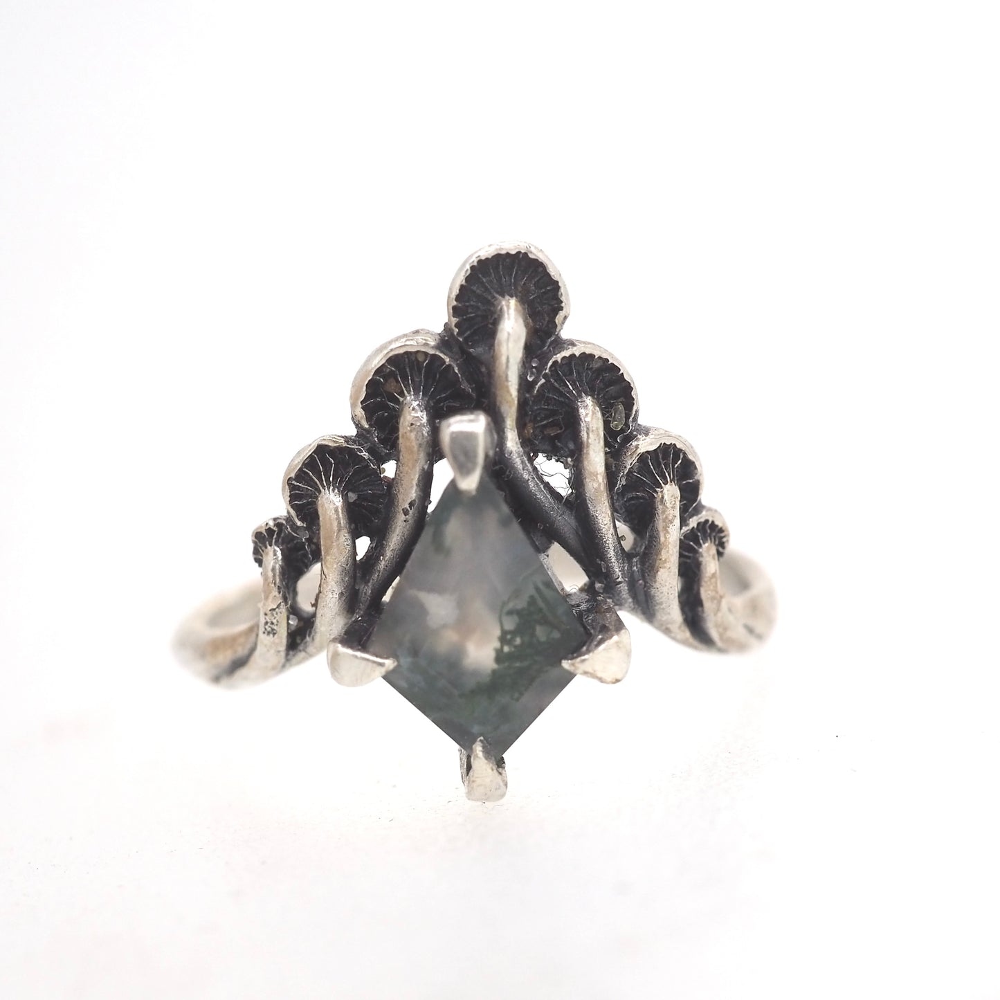 Mushroom peak ring in silver