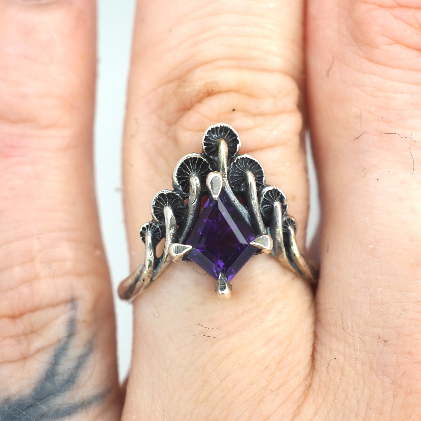 Mushroom peak ring in silver