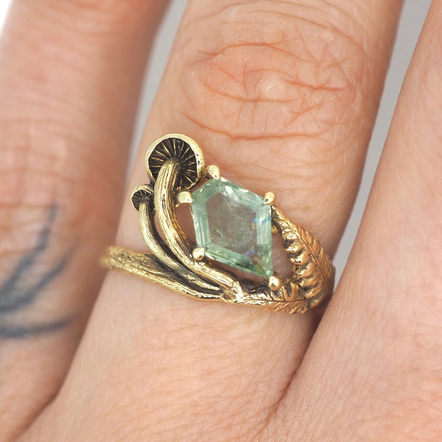 Seaview Ring sapphire kite