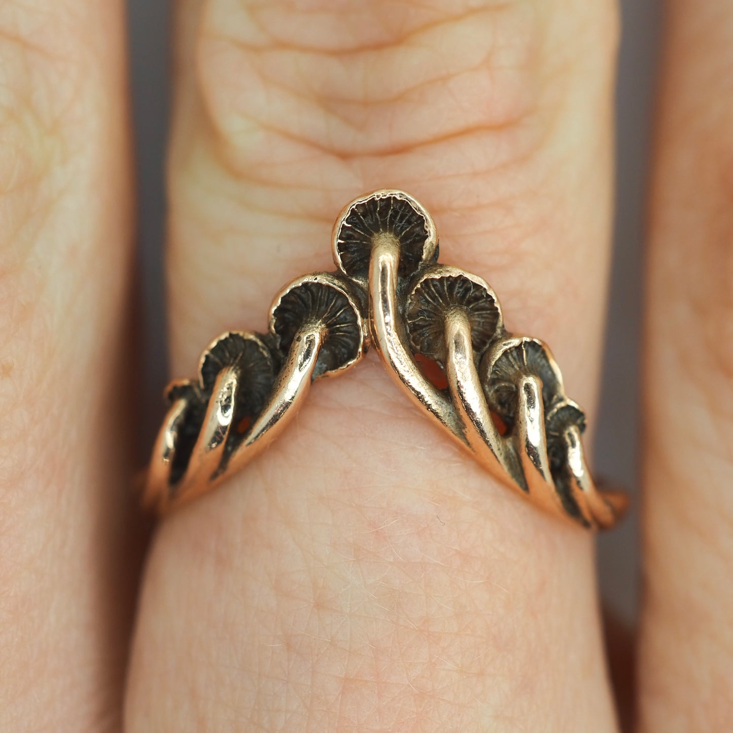 Mushroom crown ring gold