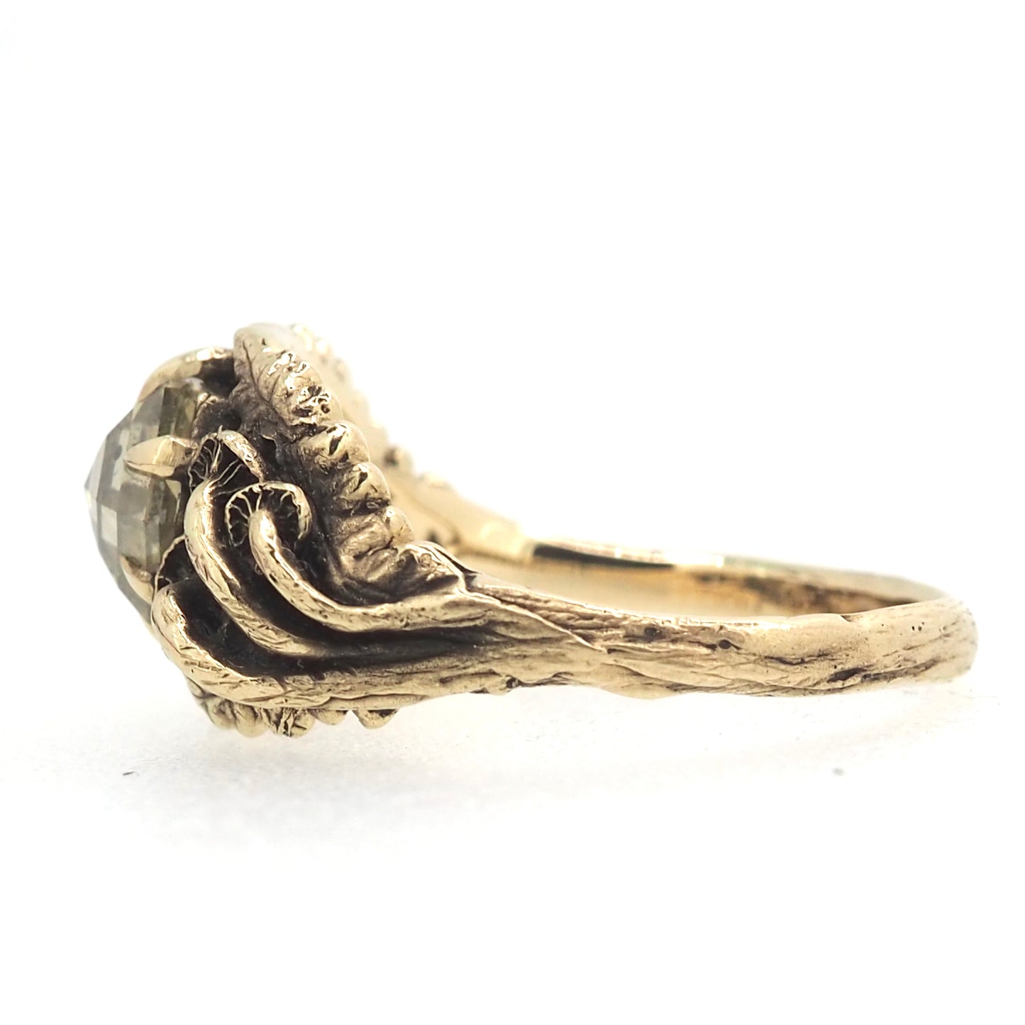 Oasis ring with champagne diamond