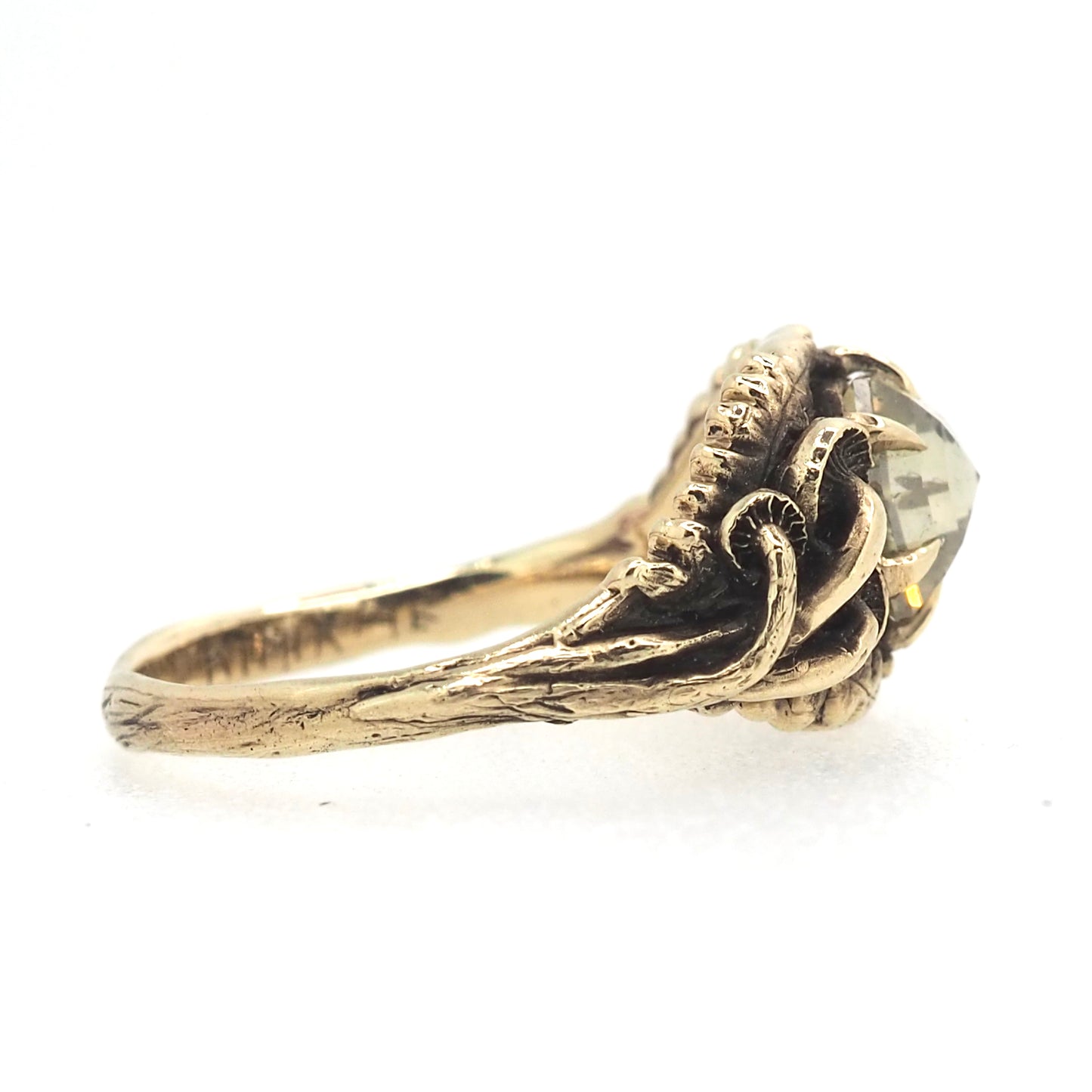 Oasis ring with champagne diamond