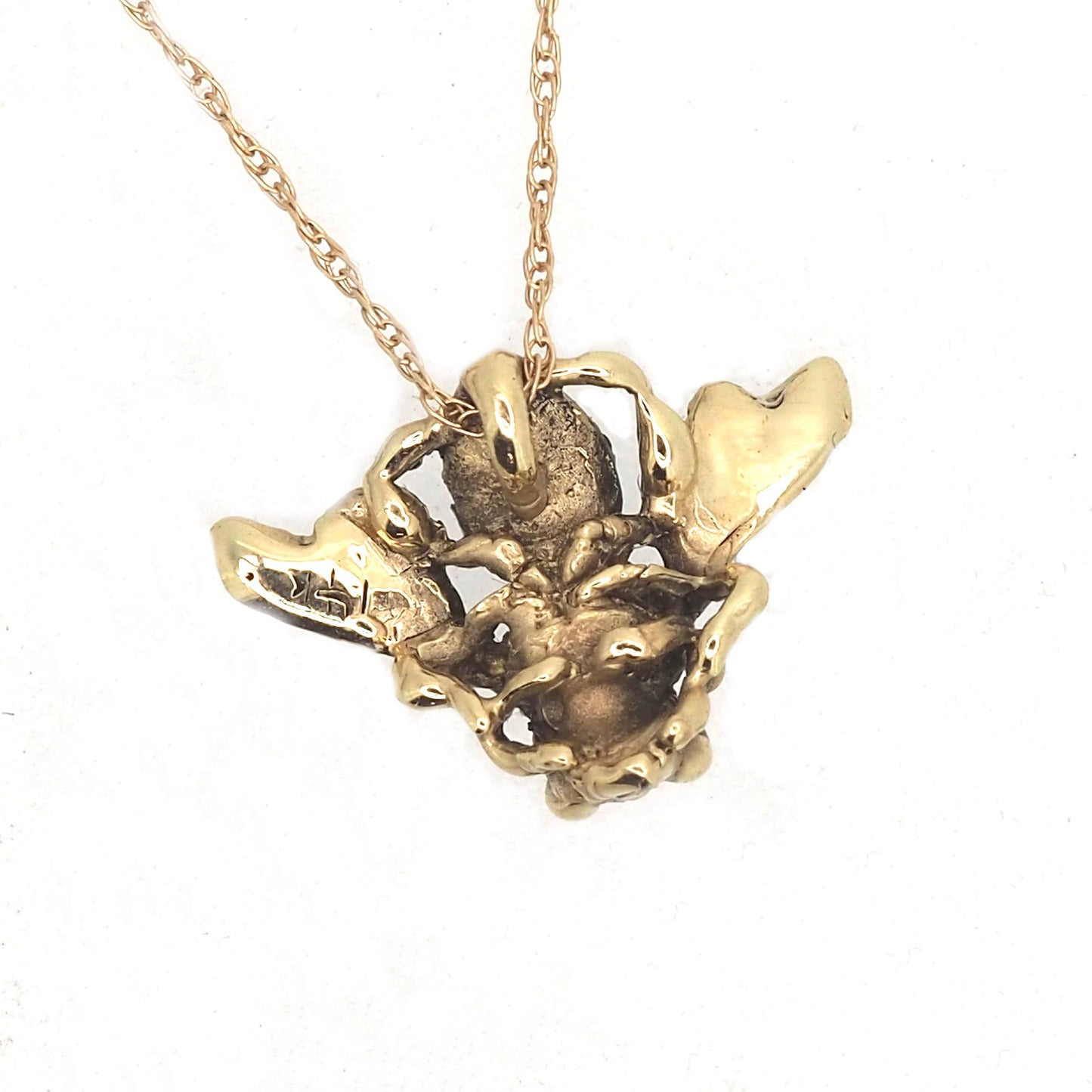 Honey Bee gold pendant