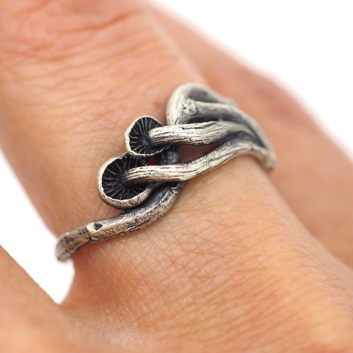 Mushroom wave ring