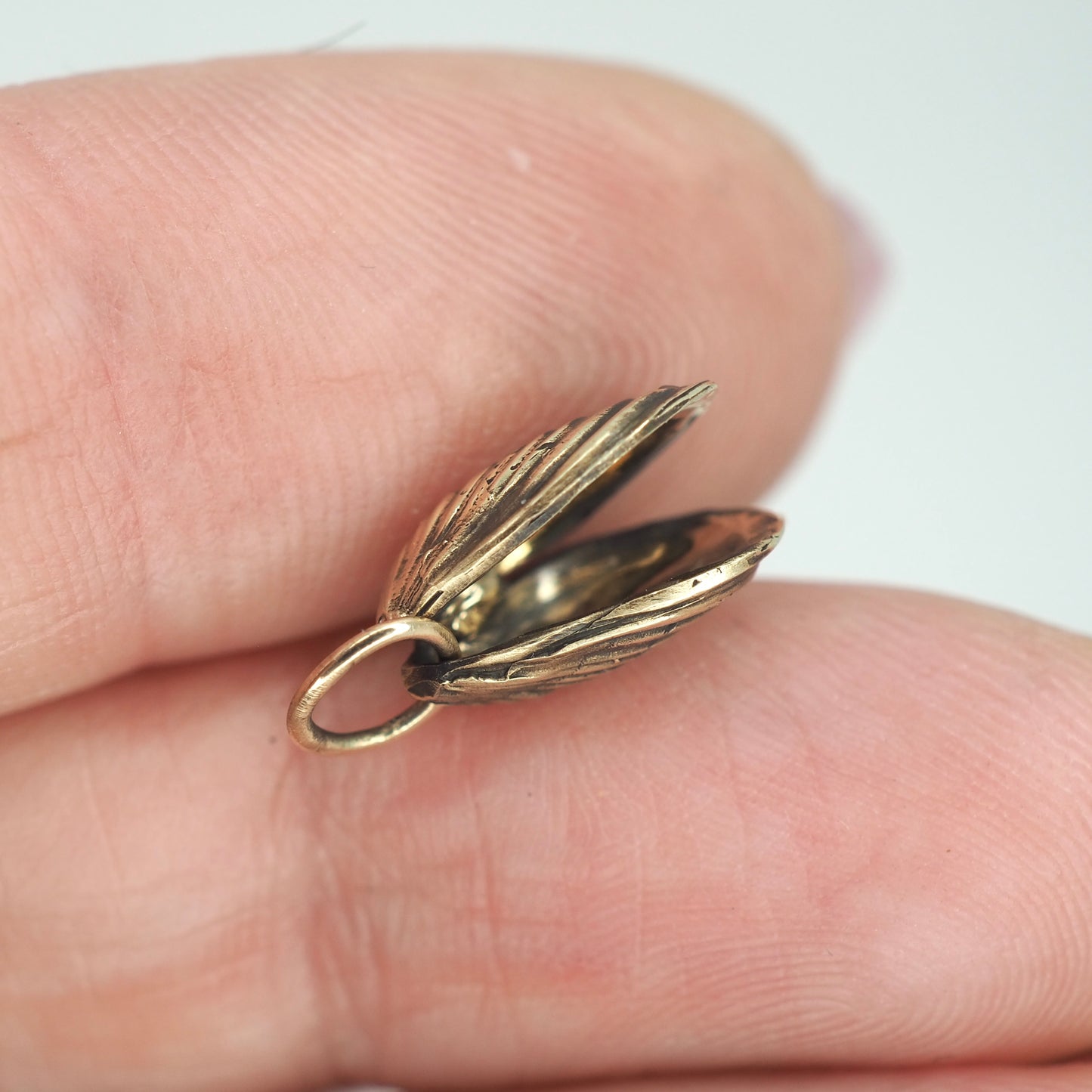 Mini mussel charm