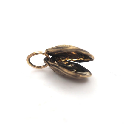 Mini mussel charm