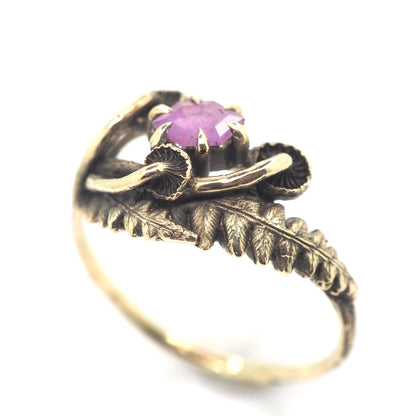 Sisters ring with pink sapphire