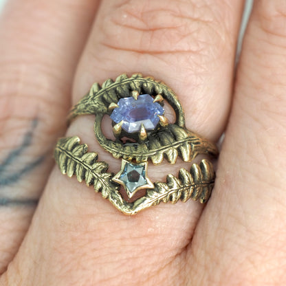 Fernfinity ring with pastel lilac sapphire