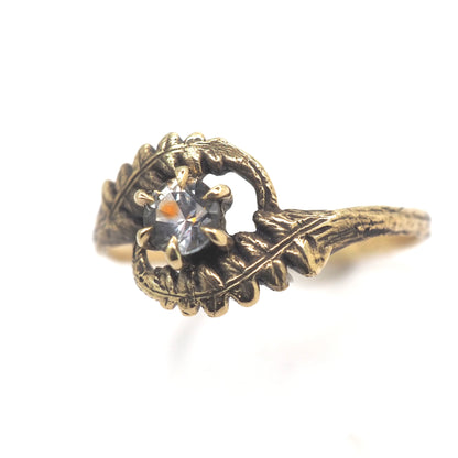 Fernfinity ring with sapphire