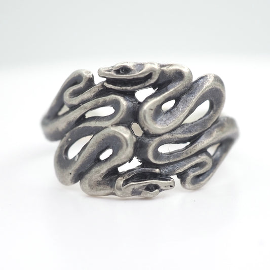 Serpents swing ring