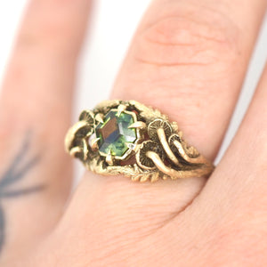 Oasis ring with sapphire