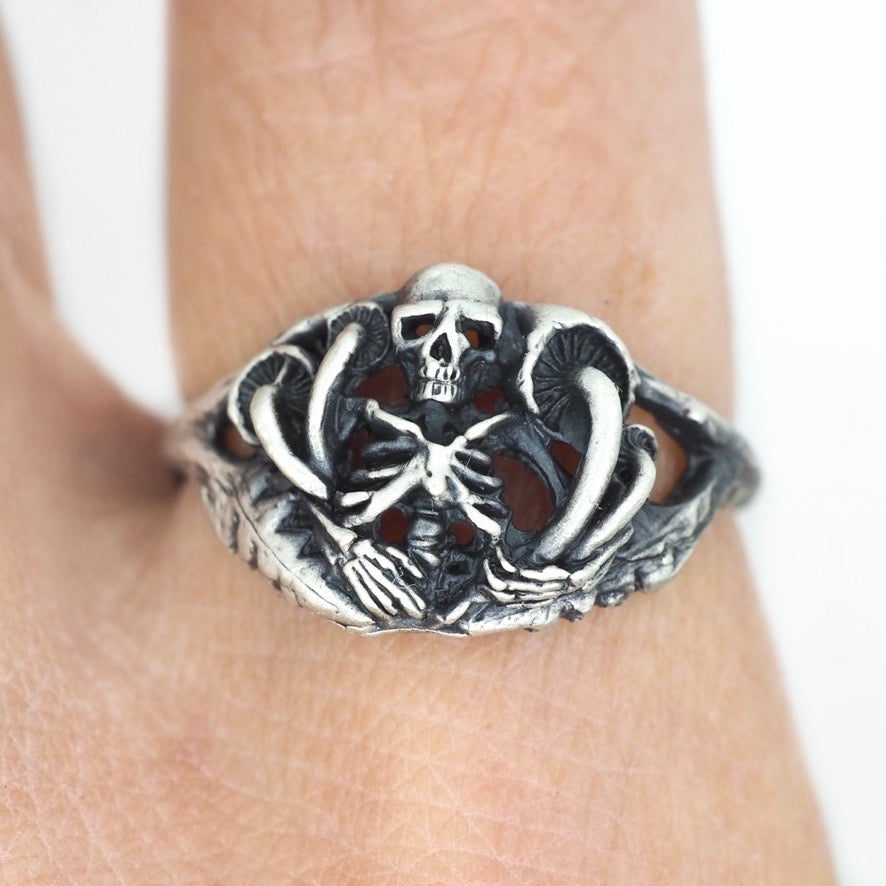 Skrloton Rings Skeleton ring – Kimi Kaplowitz