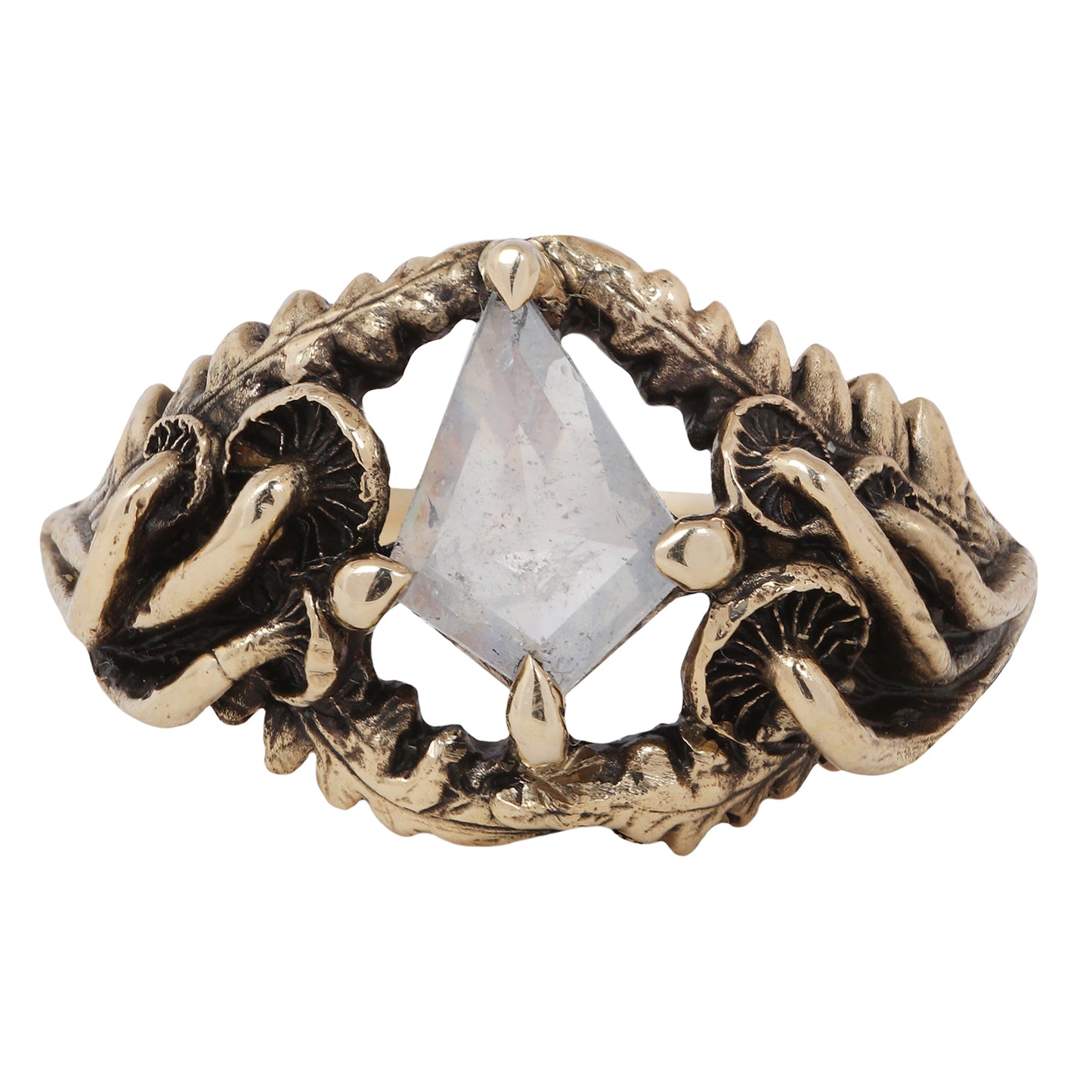 Oasis ring with kite diamond