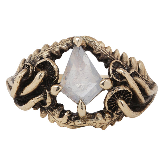 Oasis ring with kite diamond