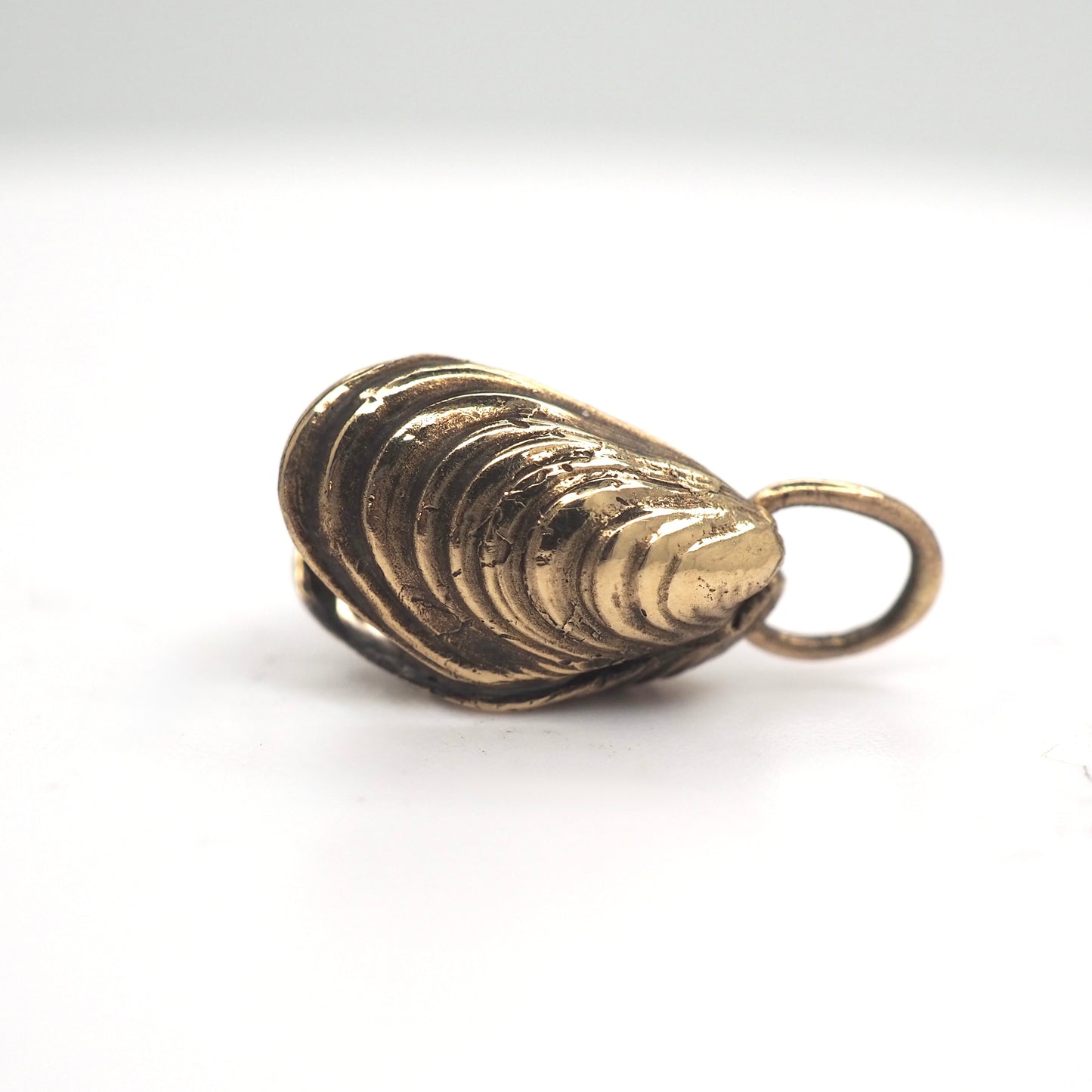 Mini mussel charm