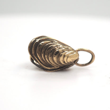 Mini mussel charm