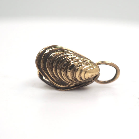Mini mussel charm