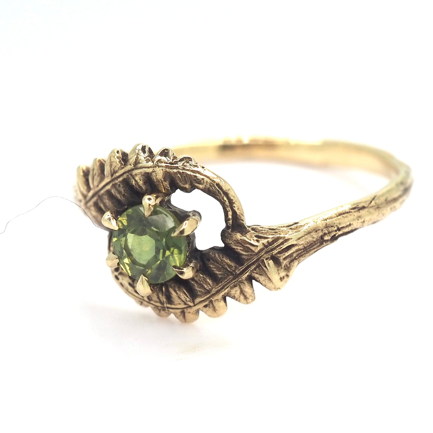 Fernfinity ring with sapphire