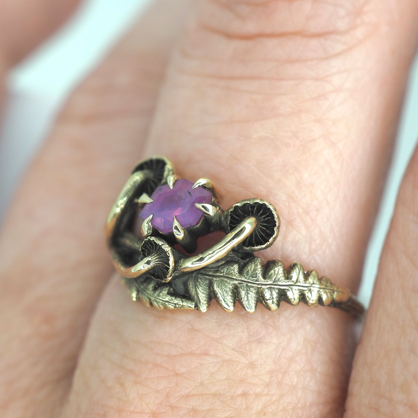 Sisters ring with pink sapphire