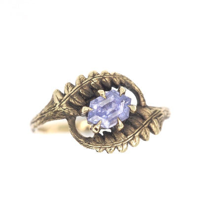 Fernfinity ring with pastel lilac sapphire