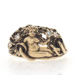 Nudie ring with diamonds