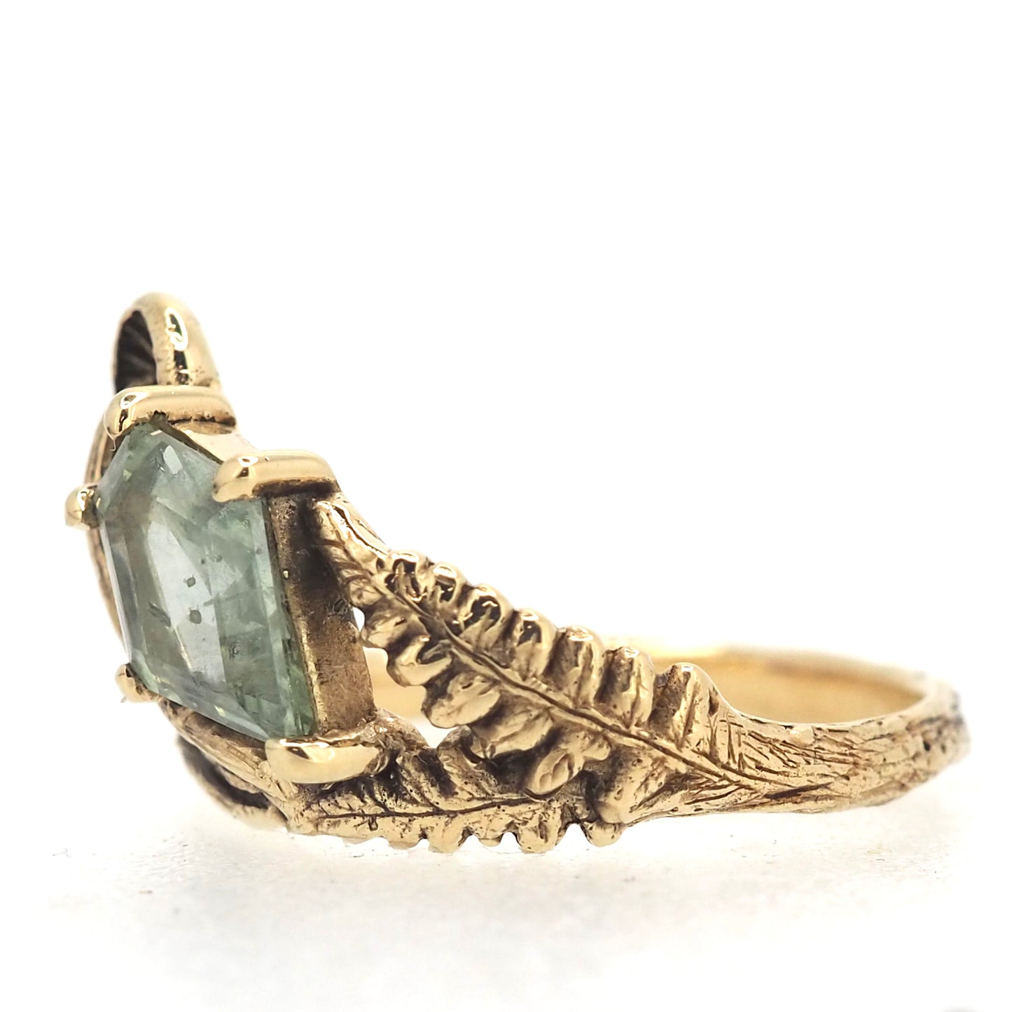 Seaview Ring sapphire kite