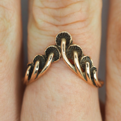 Mushroom crown ring gold