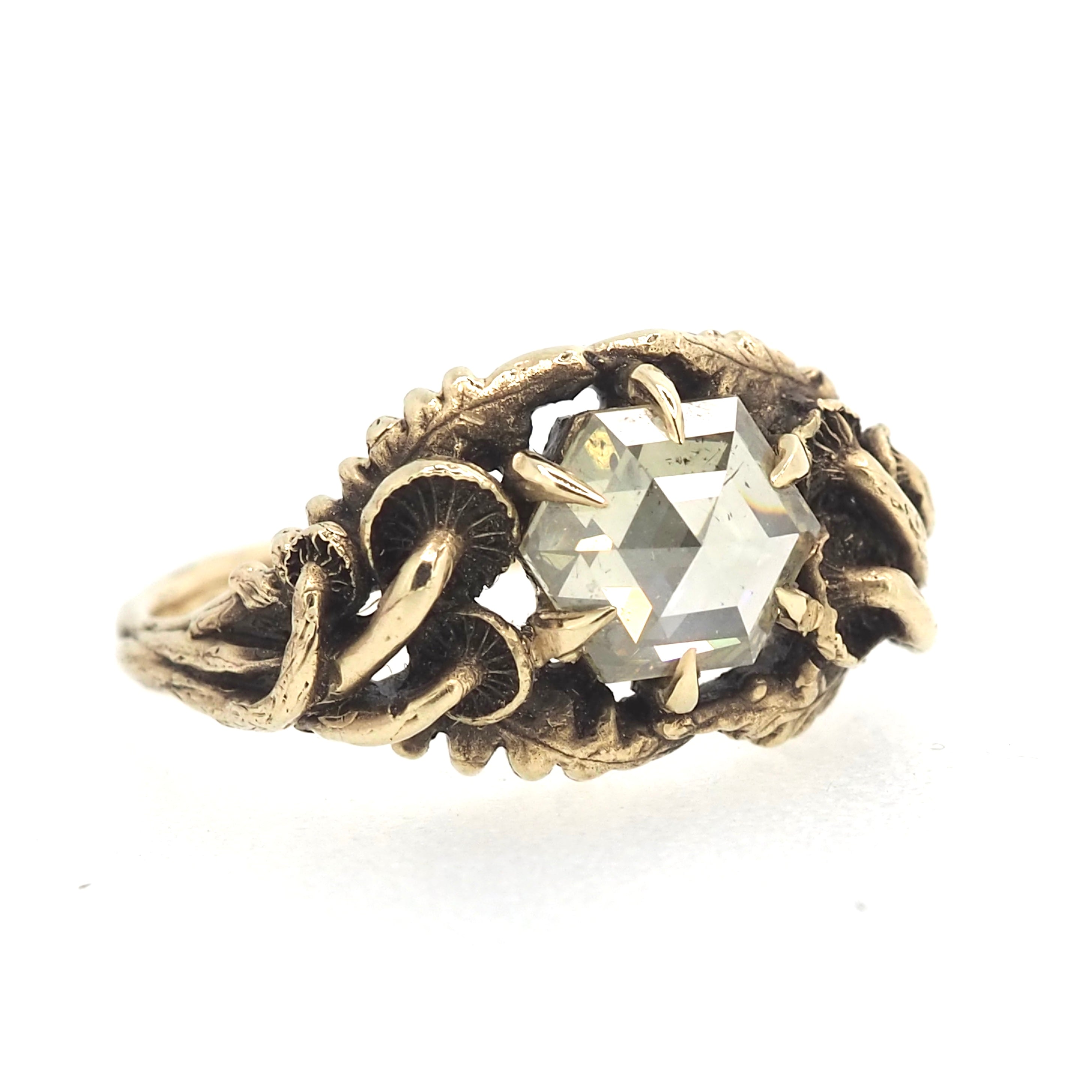 Oasis ring with champagne diamond