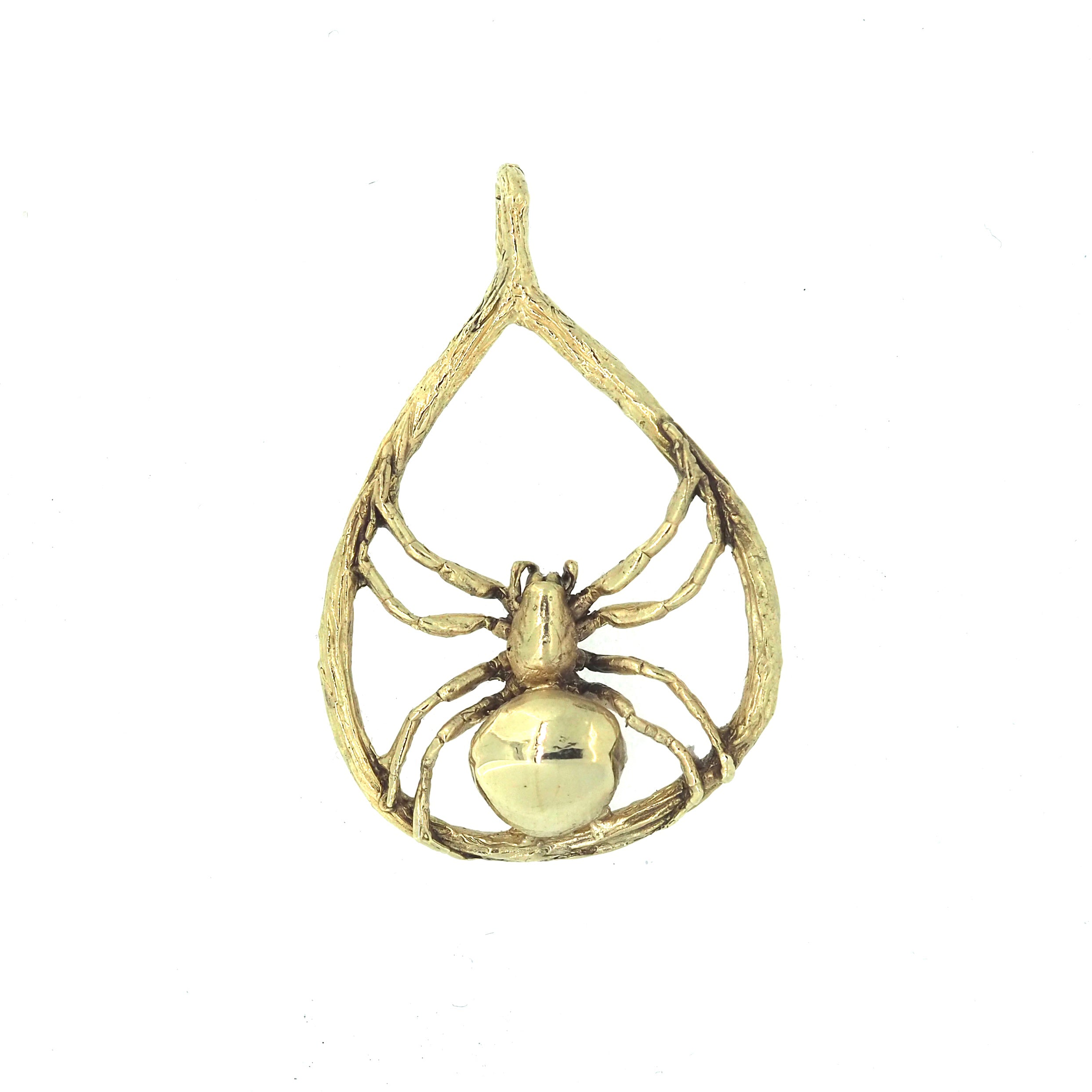 Orb weaver pendant In gold