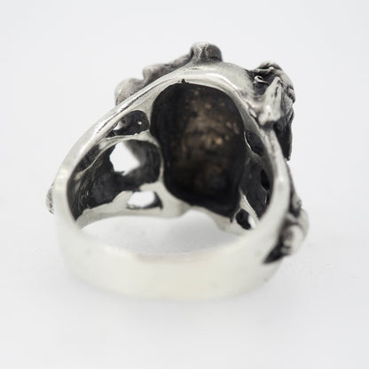 Skull with flies ring