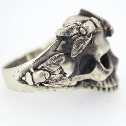 Skull with flies ring