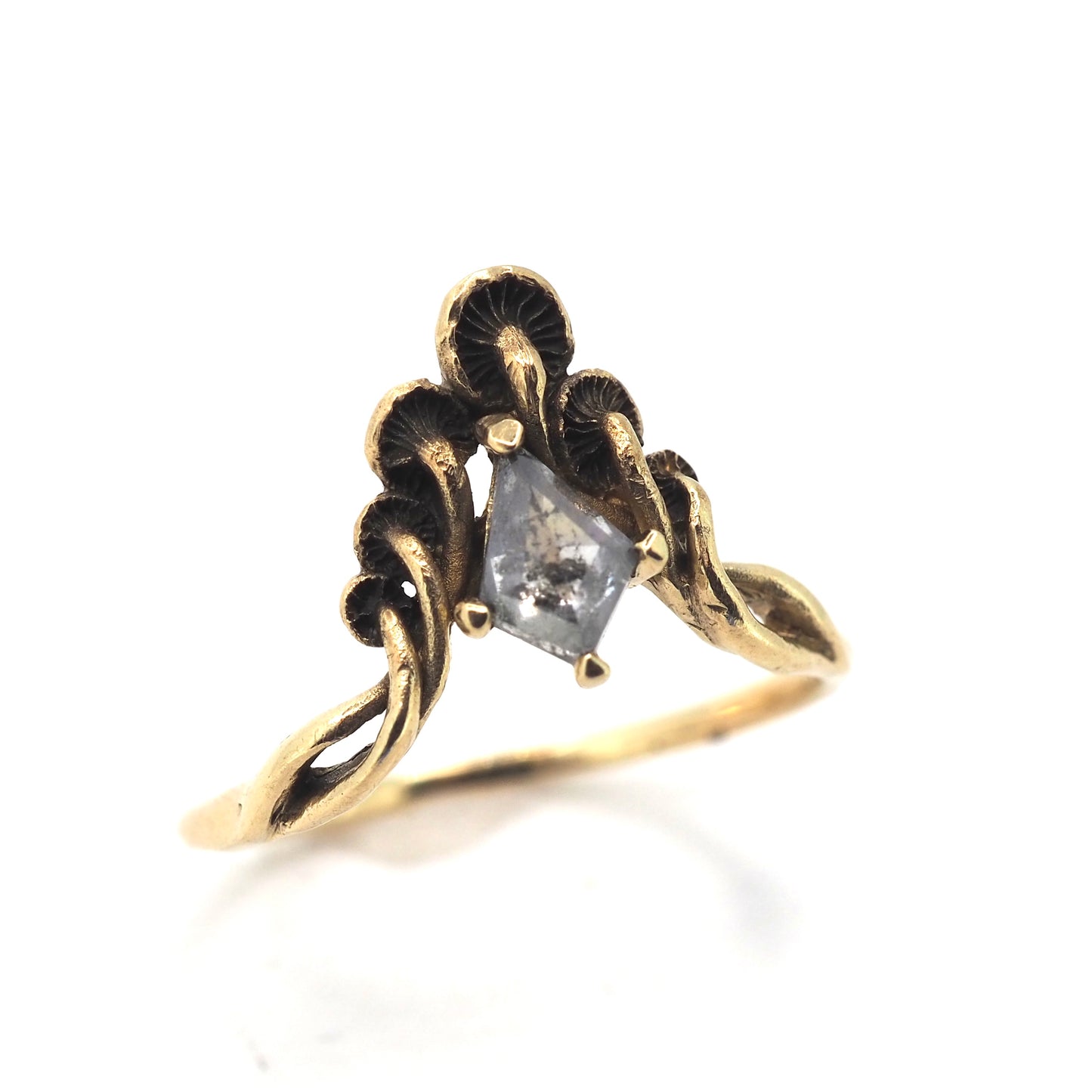 Mushroom peak ring