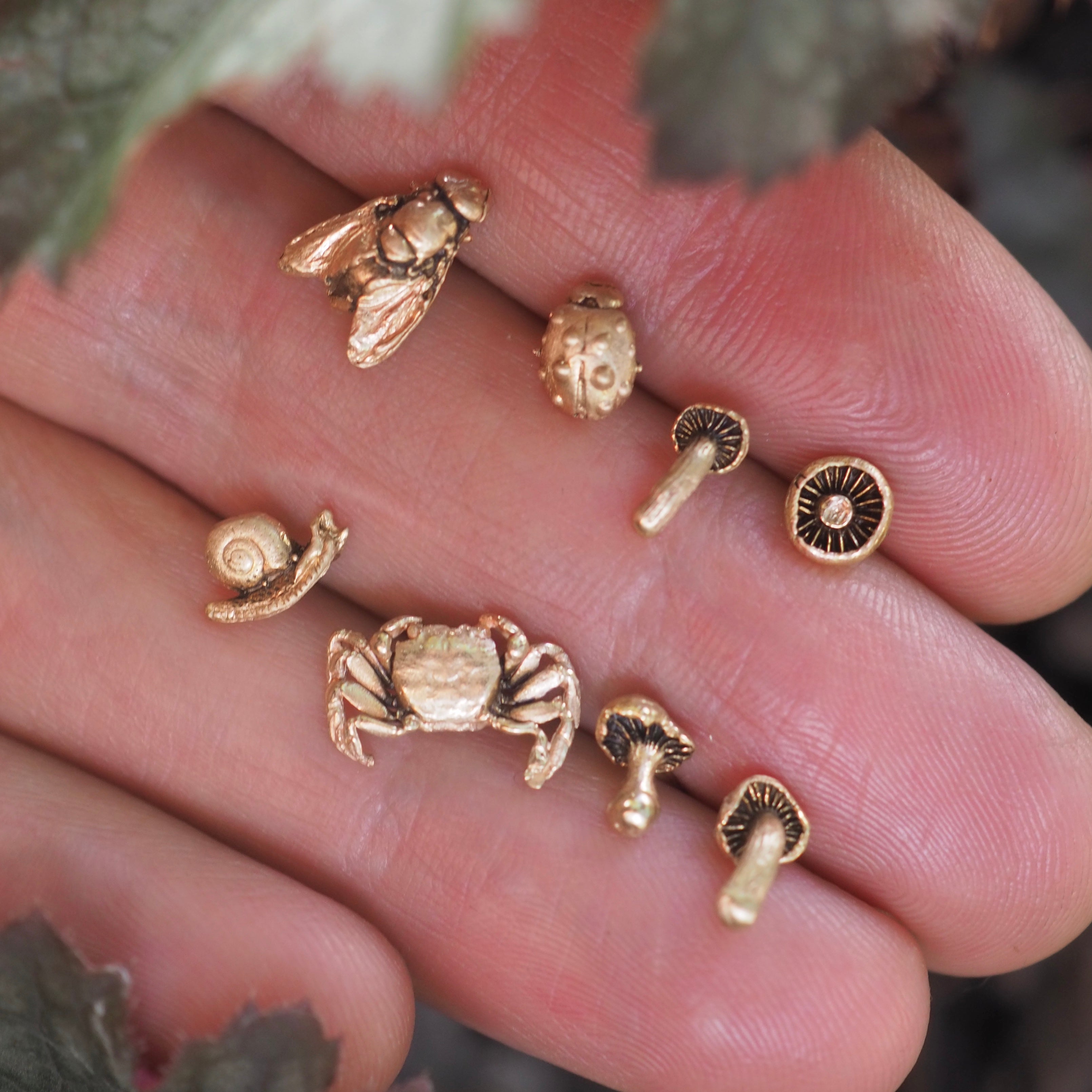 Mushroom earrings in gold