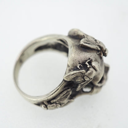 Skull with flies ring
